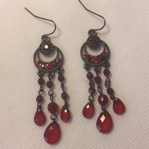 BEAUTIFUL VINTAGE LOOK EARRINGS